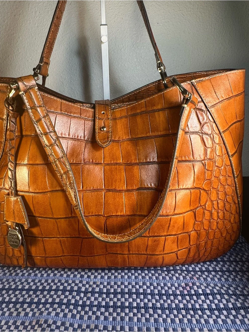 Dooney & Bourke insignia generation